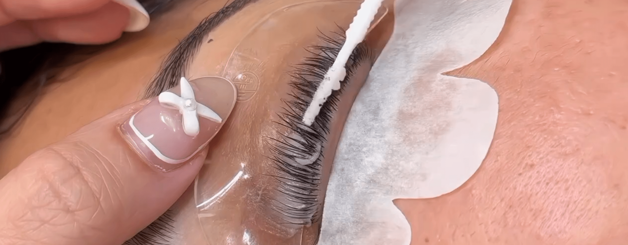 Korean Lash Lift vs LVL: What’s the Difference and Which Is Right for You? - UKLASH