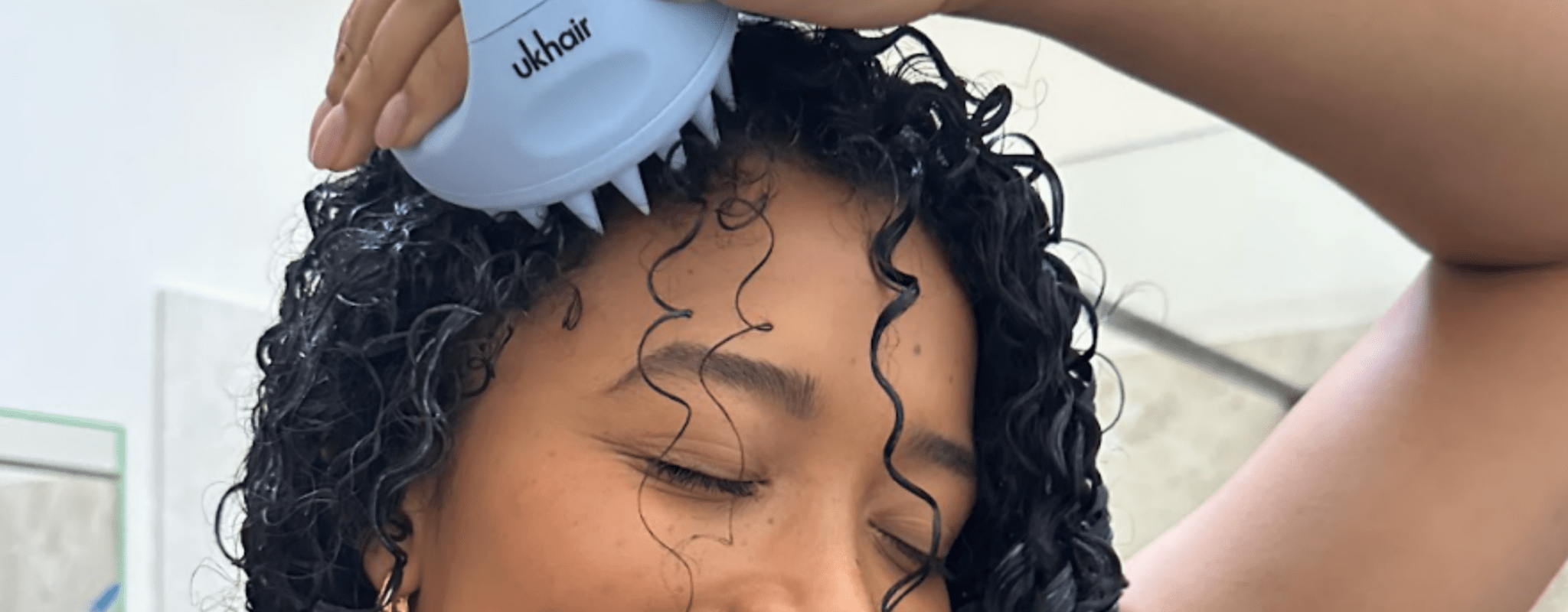 The 4 Minute Step To Grow Your Hair: Support Your Routine With This Simple Haircare Habit - UKLASH