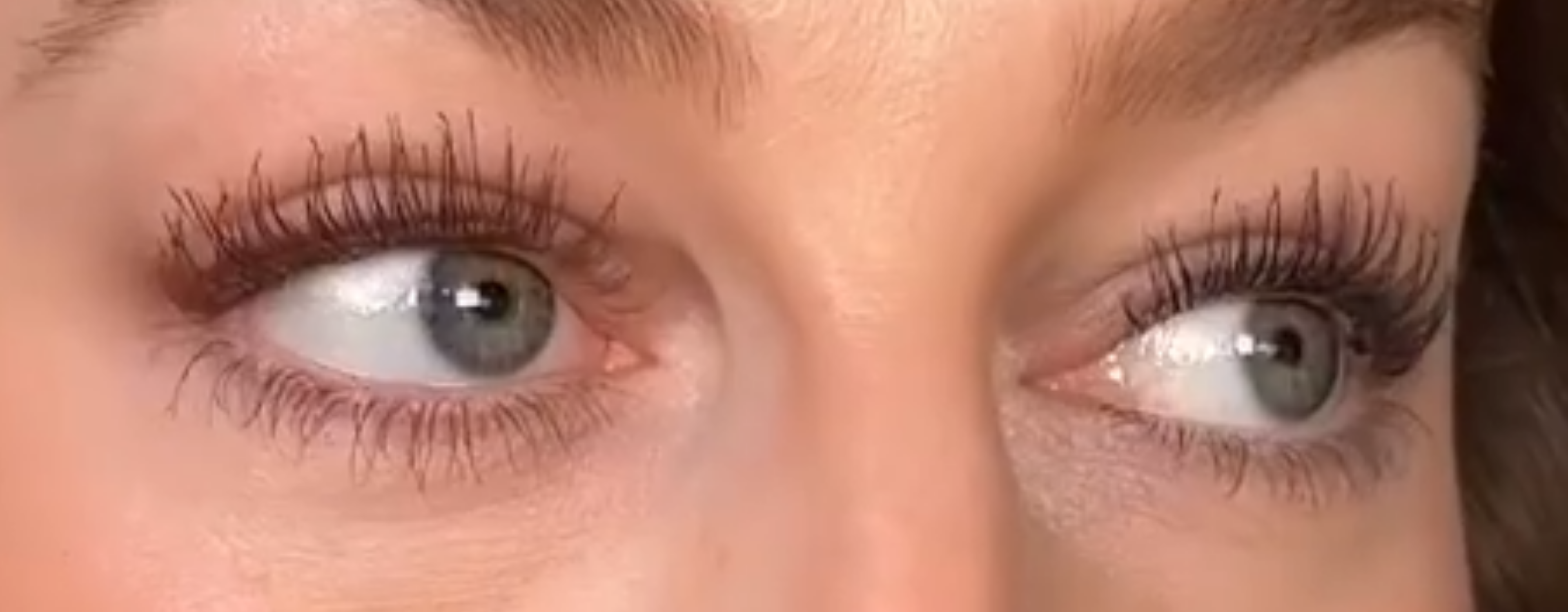 Is Brown Mascara Better Than Black? The Best Mascara for Every Eye Colour