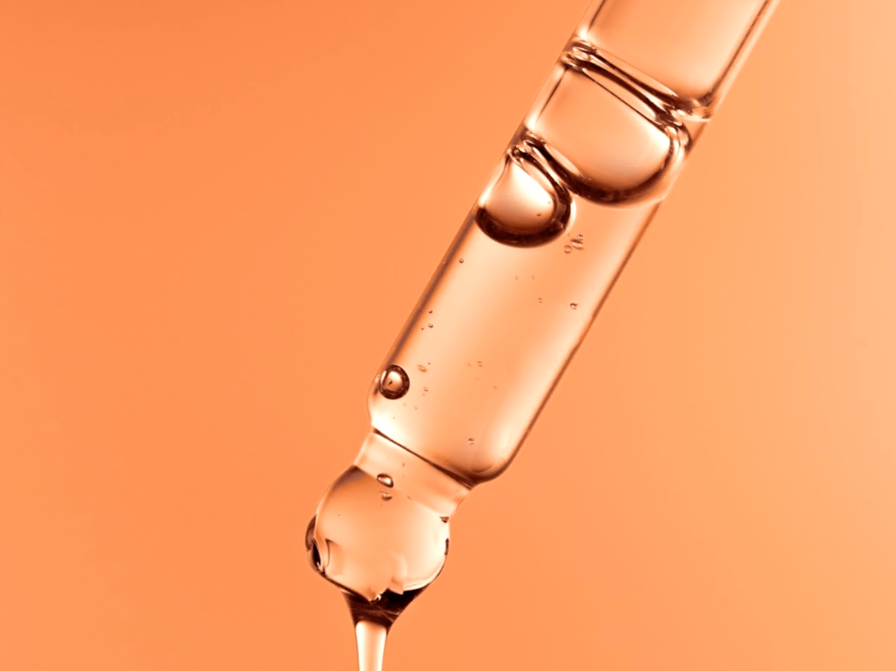 How to Use Antioxidant Skincare for Glowing, Firm Skin: Vitamin C, Retinol & Hyaluronic Acid Explained - UKLASH