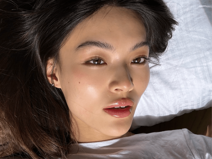 Valentine’s Day 2025: Easy & Romantic Date Night Beauty Looks to Try at Home - UKLASH