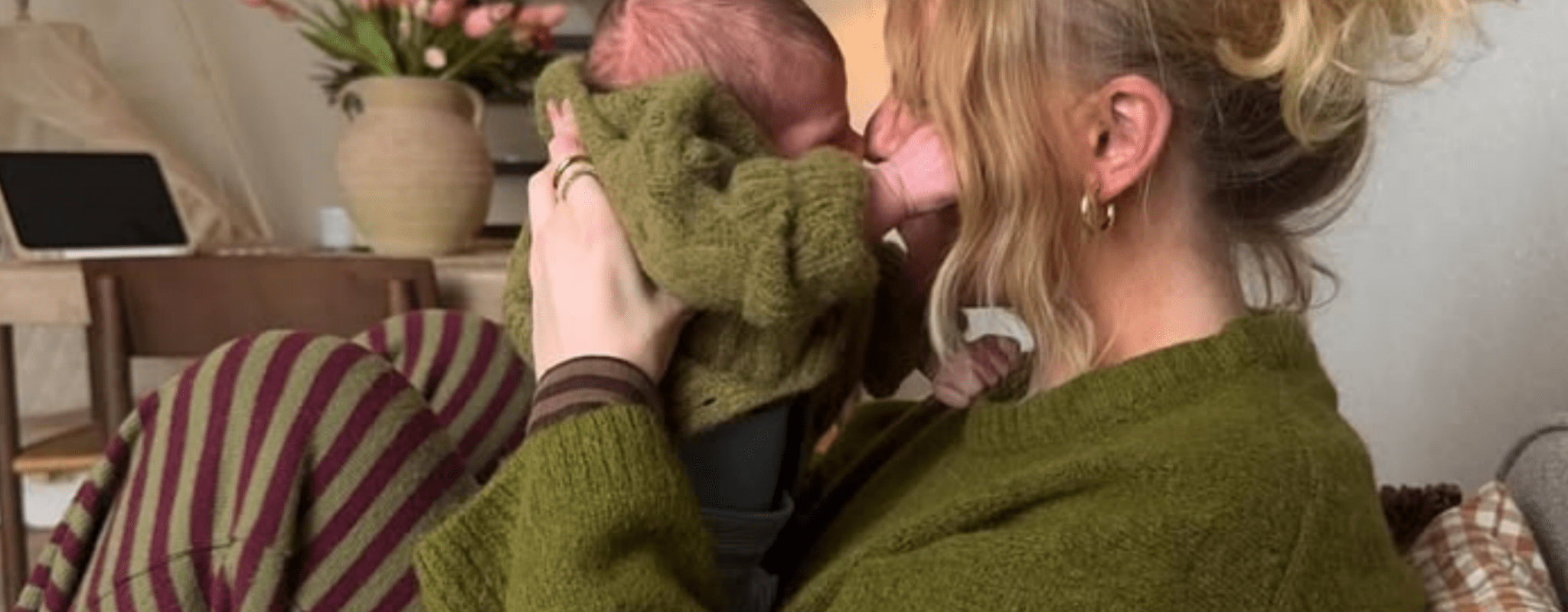 When Does Postpartum Hair Loss Start? Timeline, Causes and What to Do - UKLASH